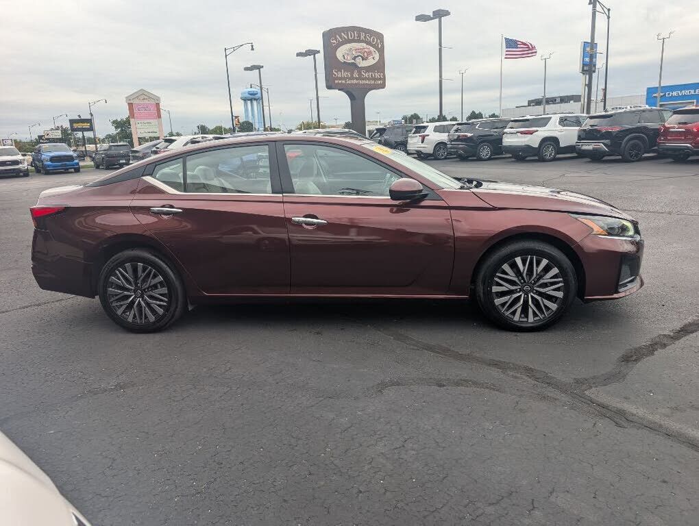 2023 NISSAN Altima