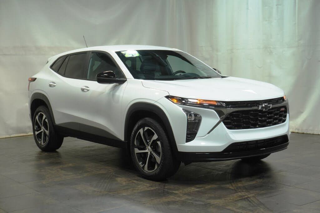 2025 CHEVROLET Trax