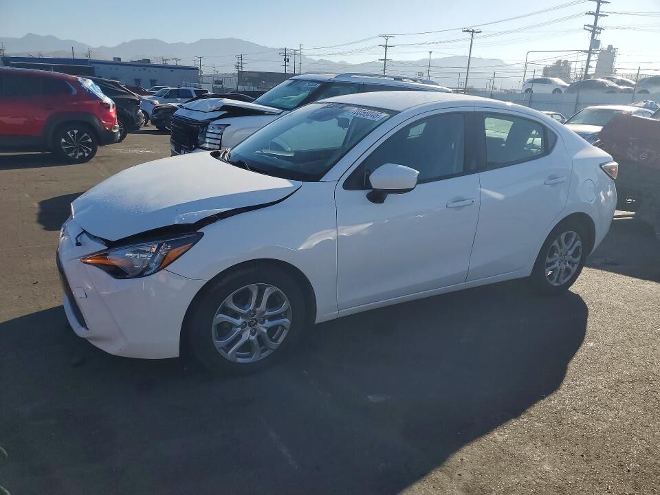 2017 TOYOTA Yaris