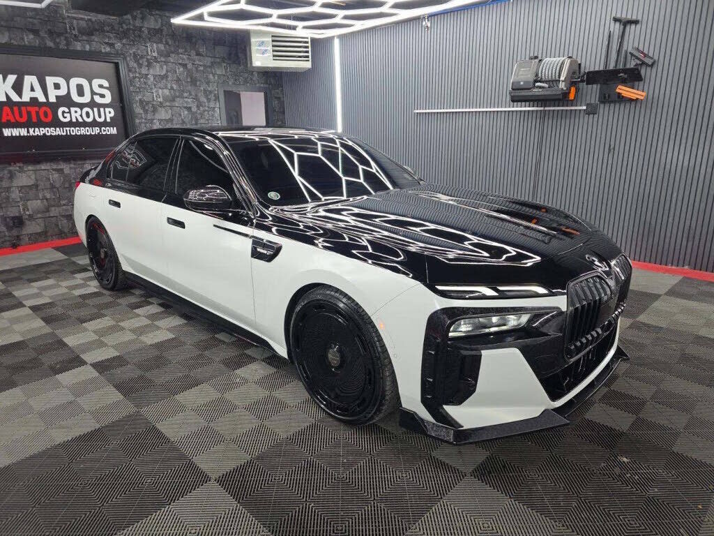 2023 BMW 740i