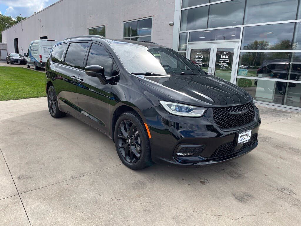 2024 CHRYSLER Pacifica
