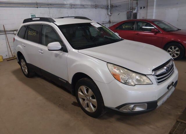 2012 SUBARU Outback