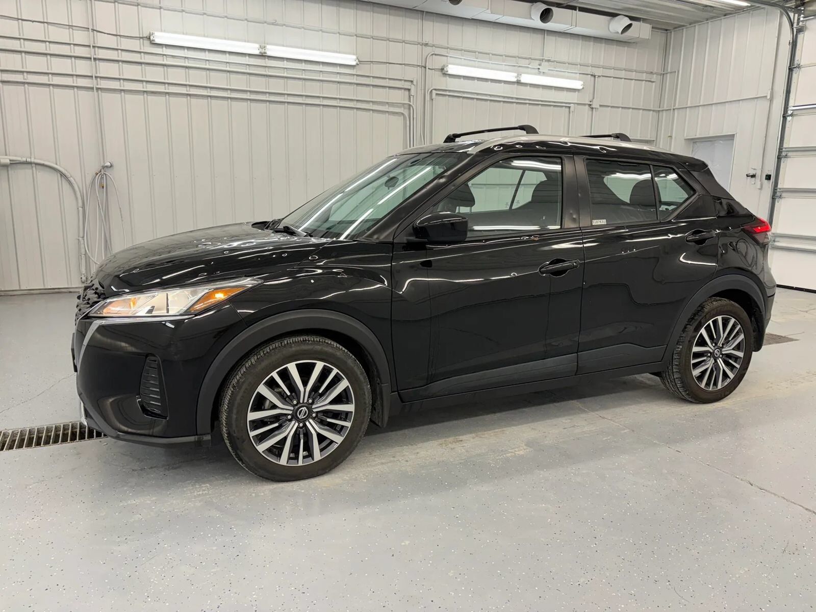 2021 NISSAN Kicks