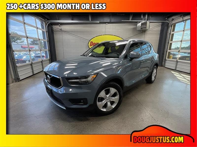 2021 VOLVO XC40