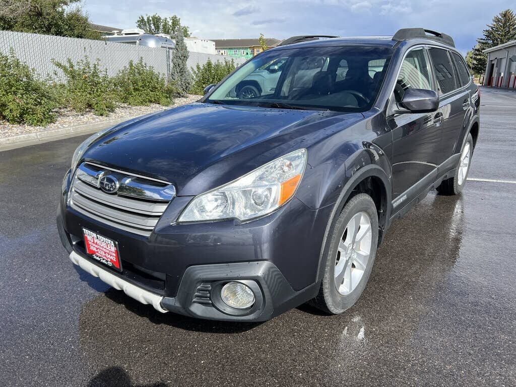 2013 SUBARU Outback