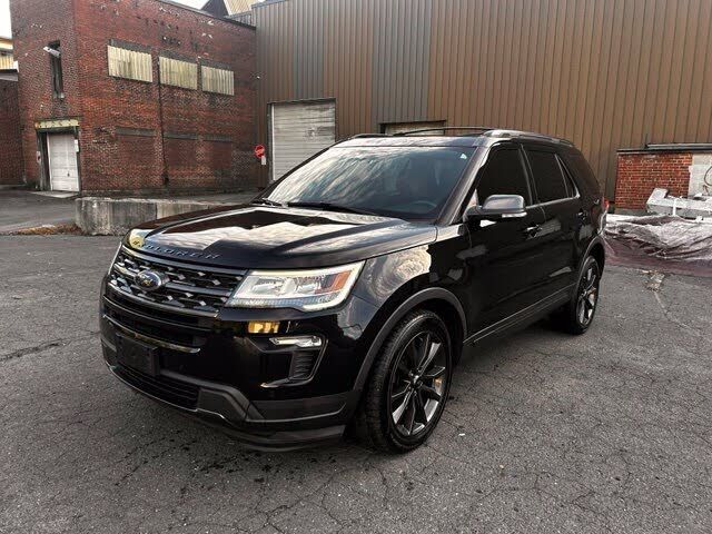 2018 FORD Explorer