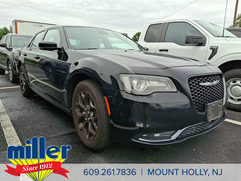 2019 CHRYSLER 300