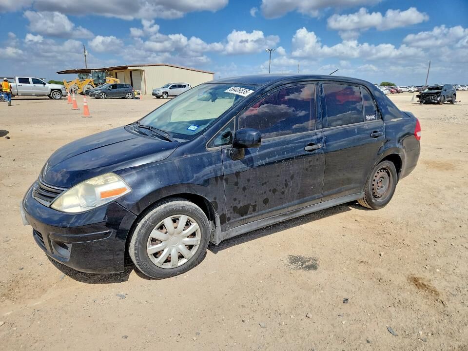 2010 NISSAN Versa