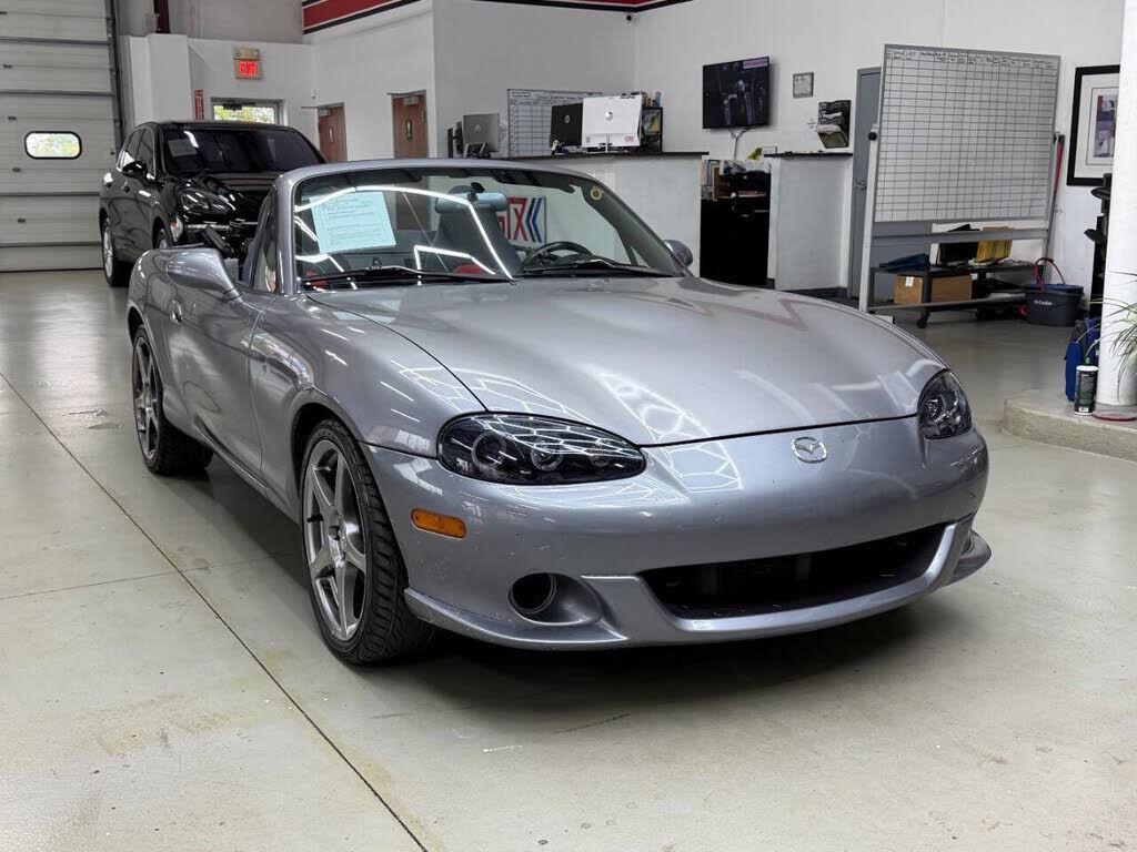 2004 MAZDA MX-5