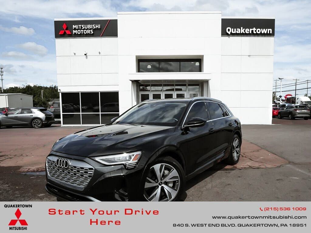 2024 AUDI Q8