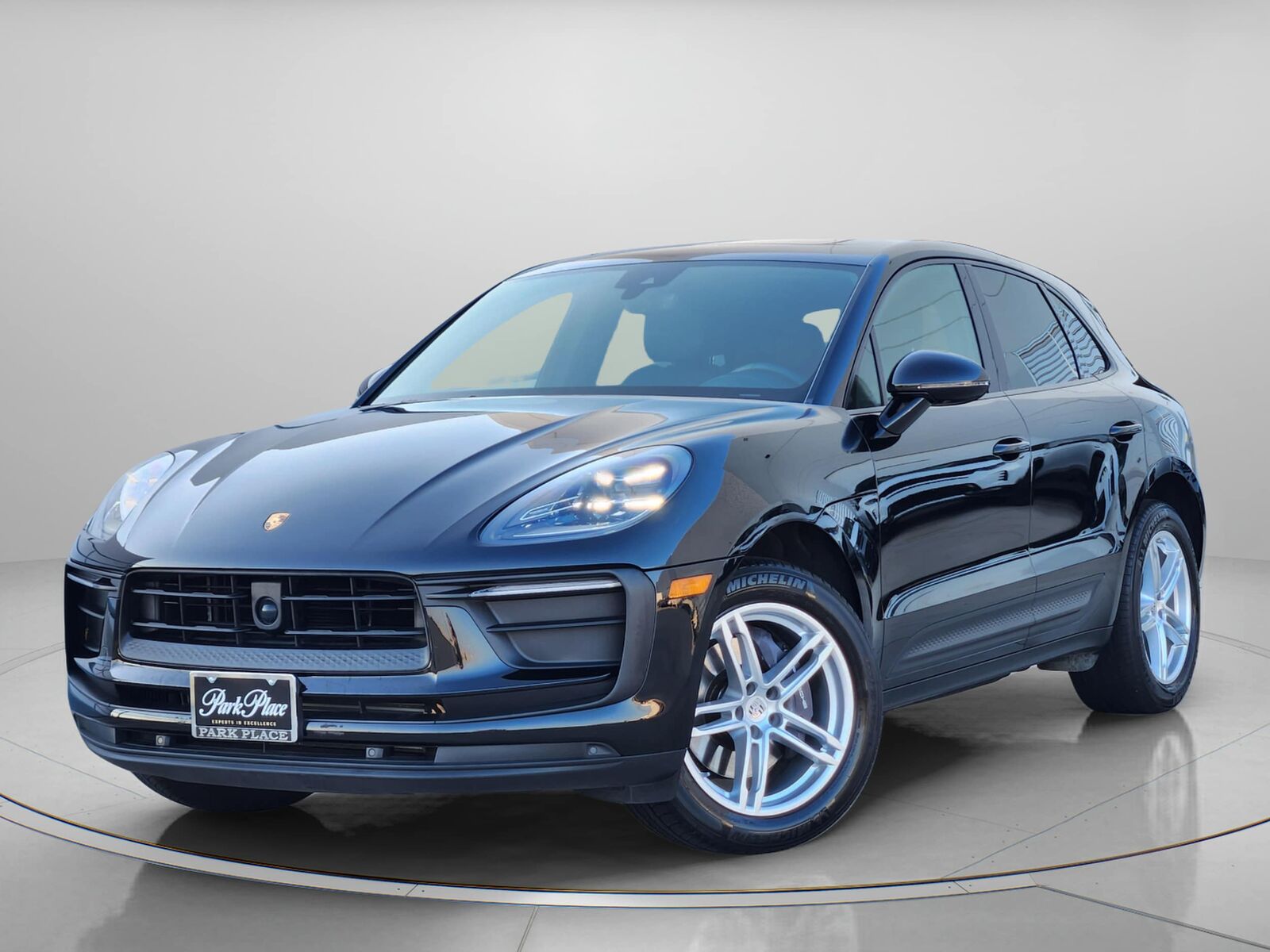 2024 PORSCHE Macan