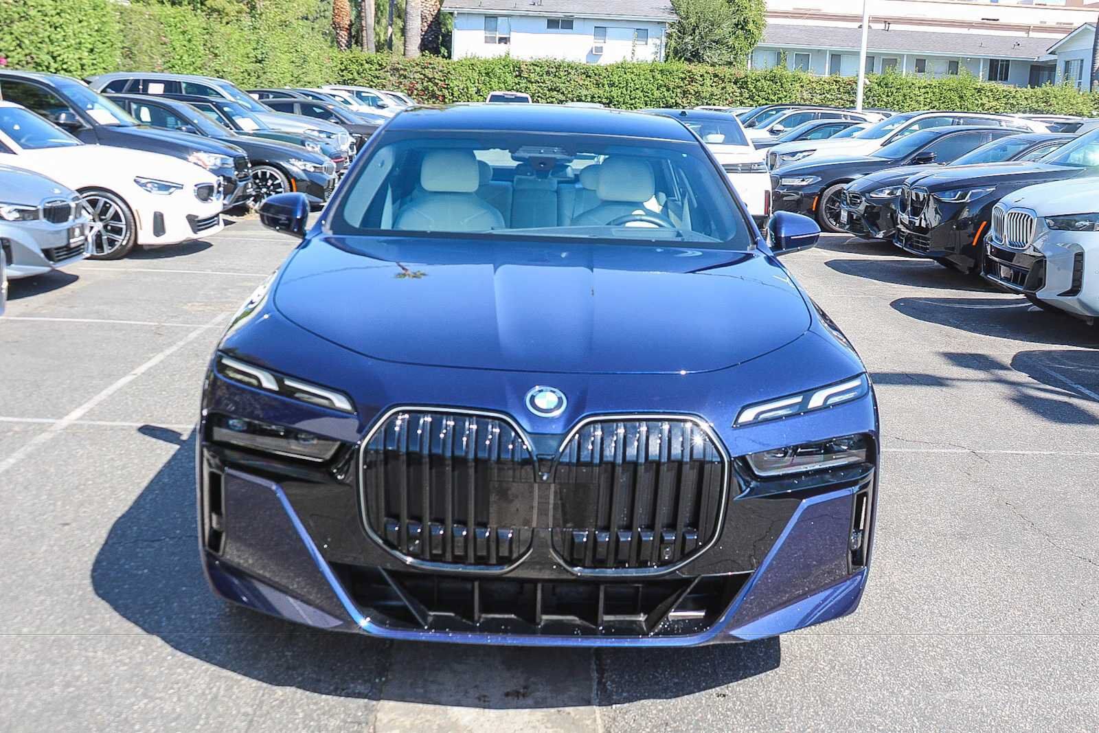 2026 BMW 750e
