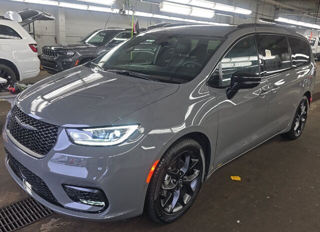 2025 CHRYSLER Pacifica