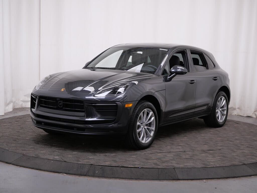 2026 PORSCHE Macan