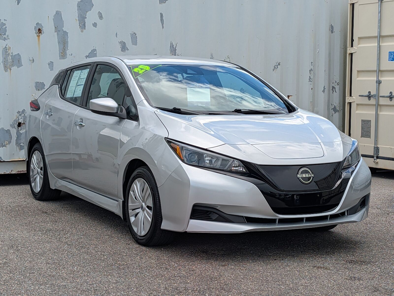 2025 NISSAN Leaf