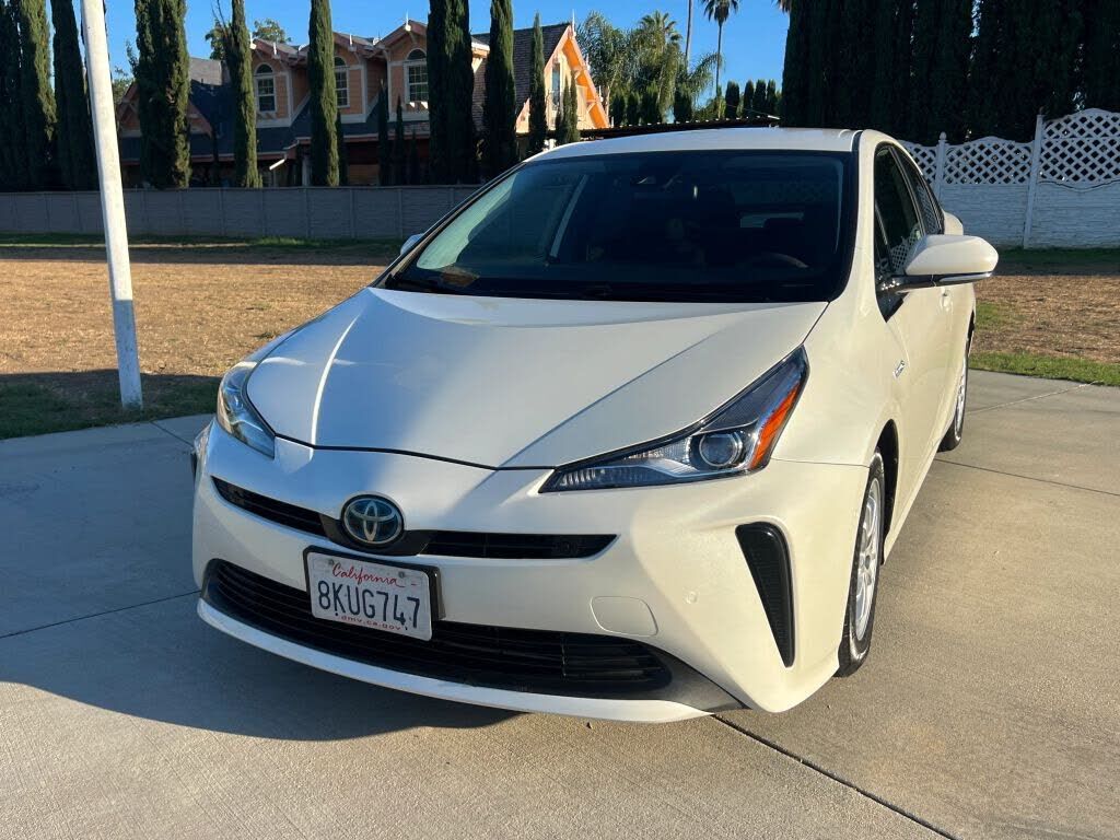 2019 TOYOTA PRIUS