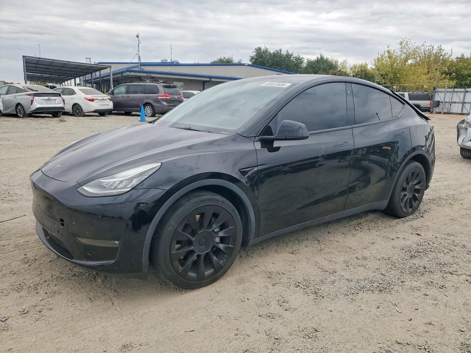 2022 TESLA Model Y