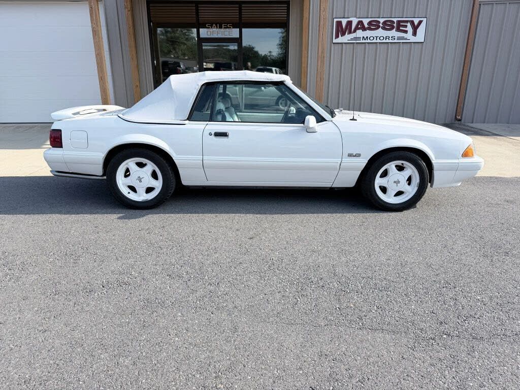 1993 FORD Mustang