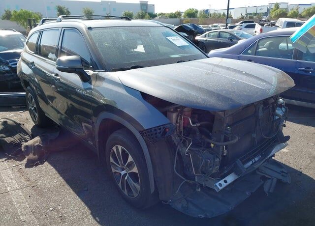 2020 TOYOTA Highlander