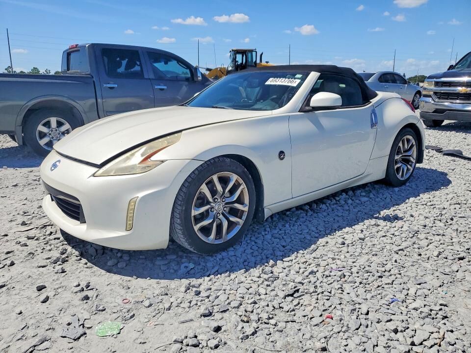 2014 NISSAN 370Z