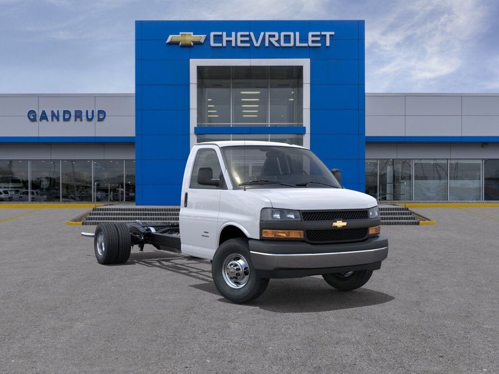 2025 CHEVROLET Express