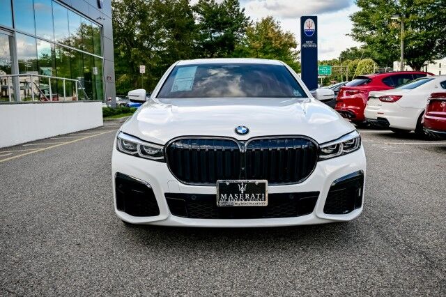 2022 BMW 750i