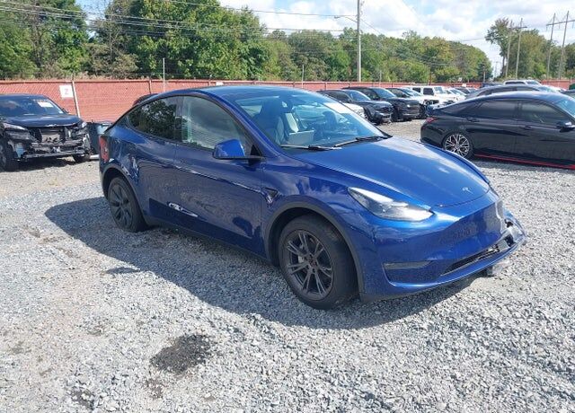 2024 TESLA Model Y