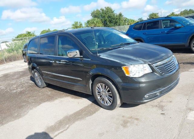 2011 CHRYSLER Town and Country