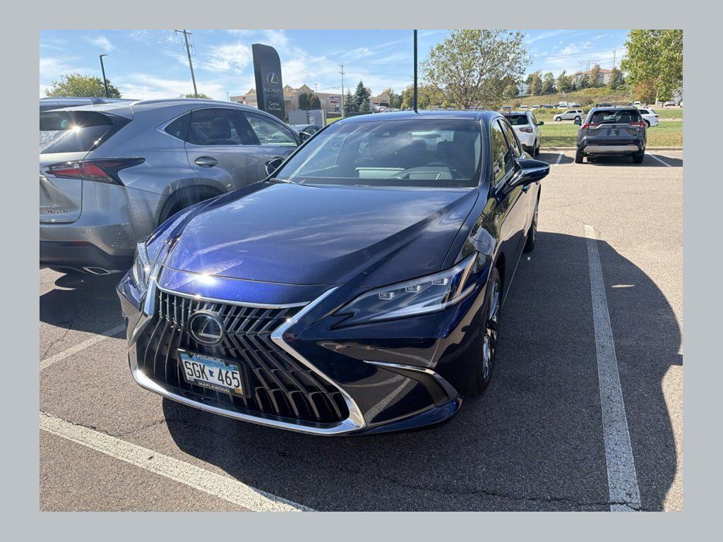2025 LEXUS ES
