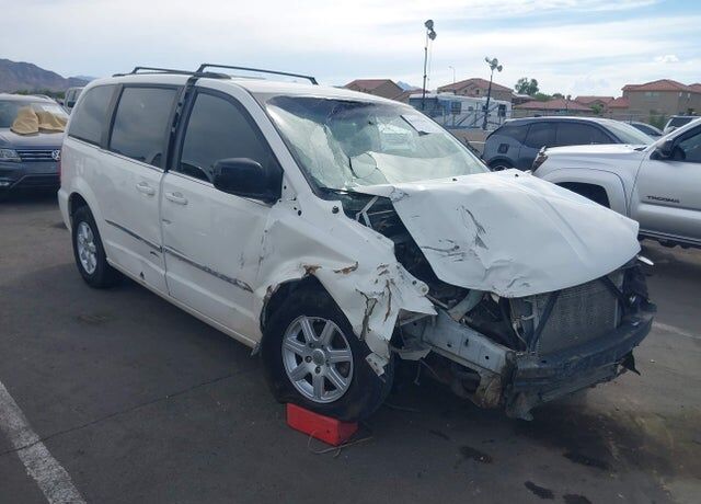 2012 CHRYSLER Town and Country