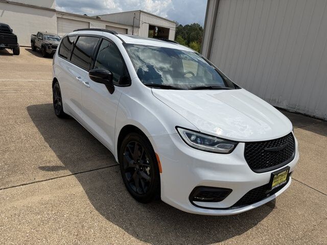 2025 CHRYSLER Pacifica