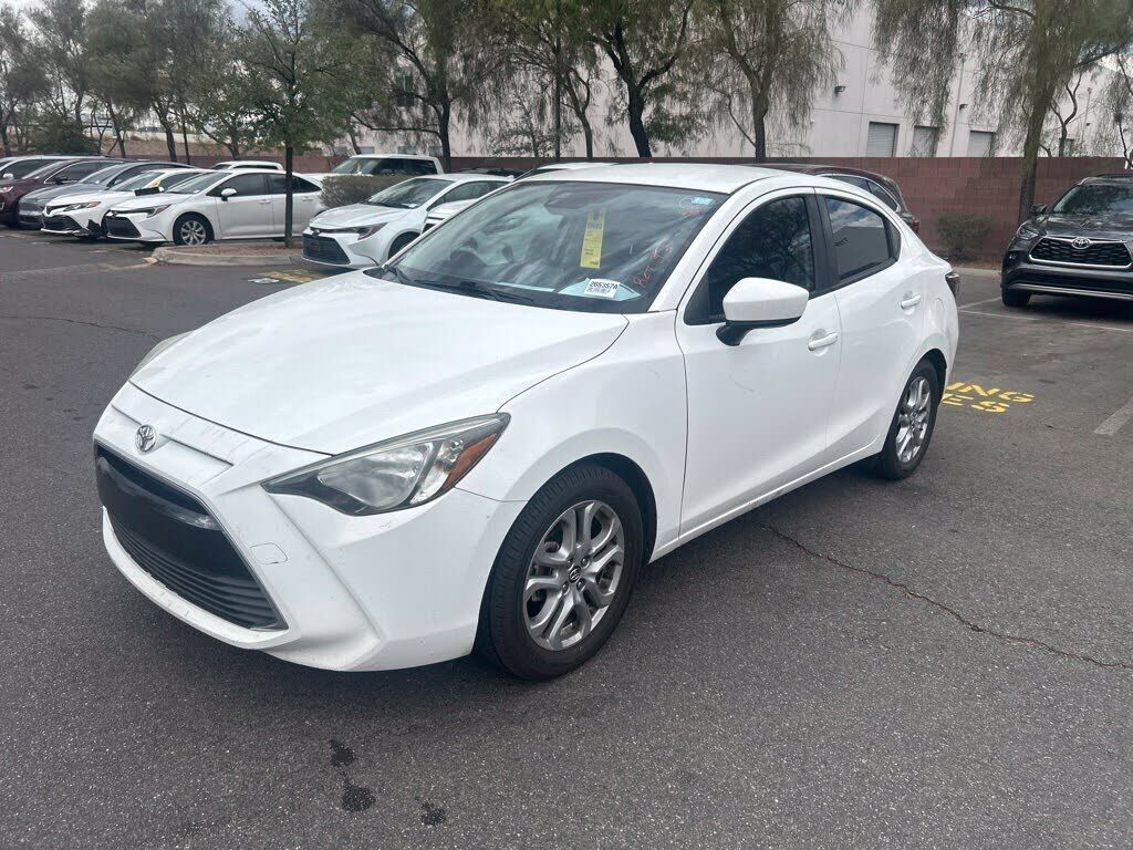 2017 TOYOTA Yaris
