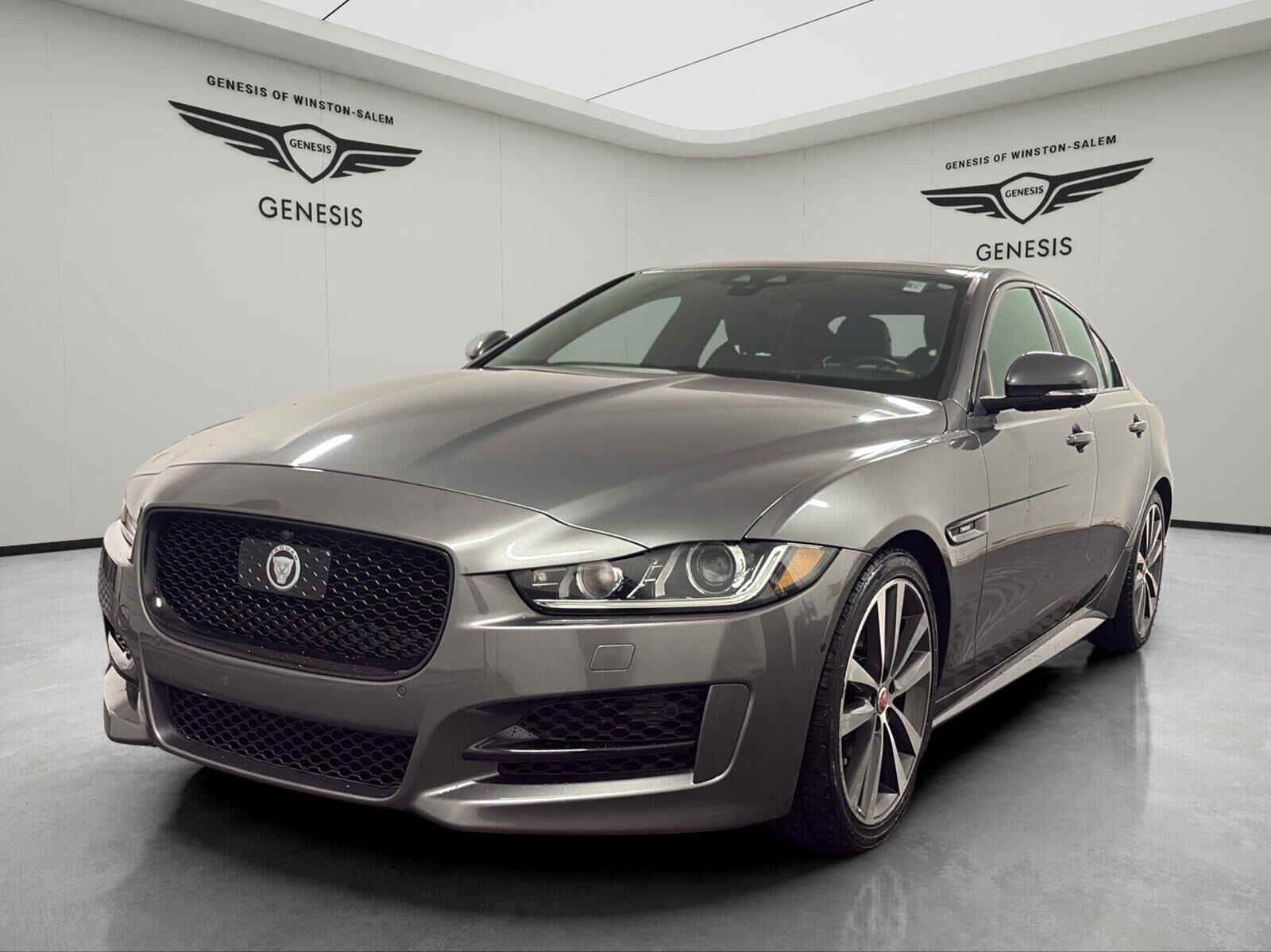 2019 JAGUAR XE
