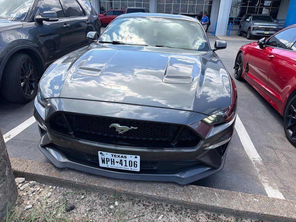 2019 FORD Mustang