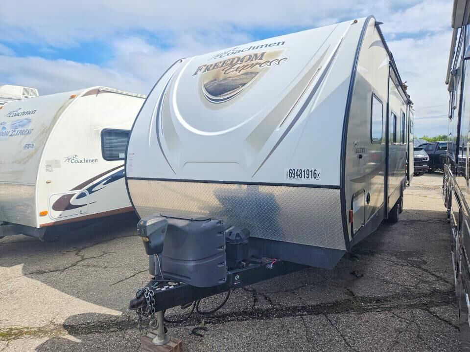 2017 FOREST RIVER Freedom Express