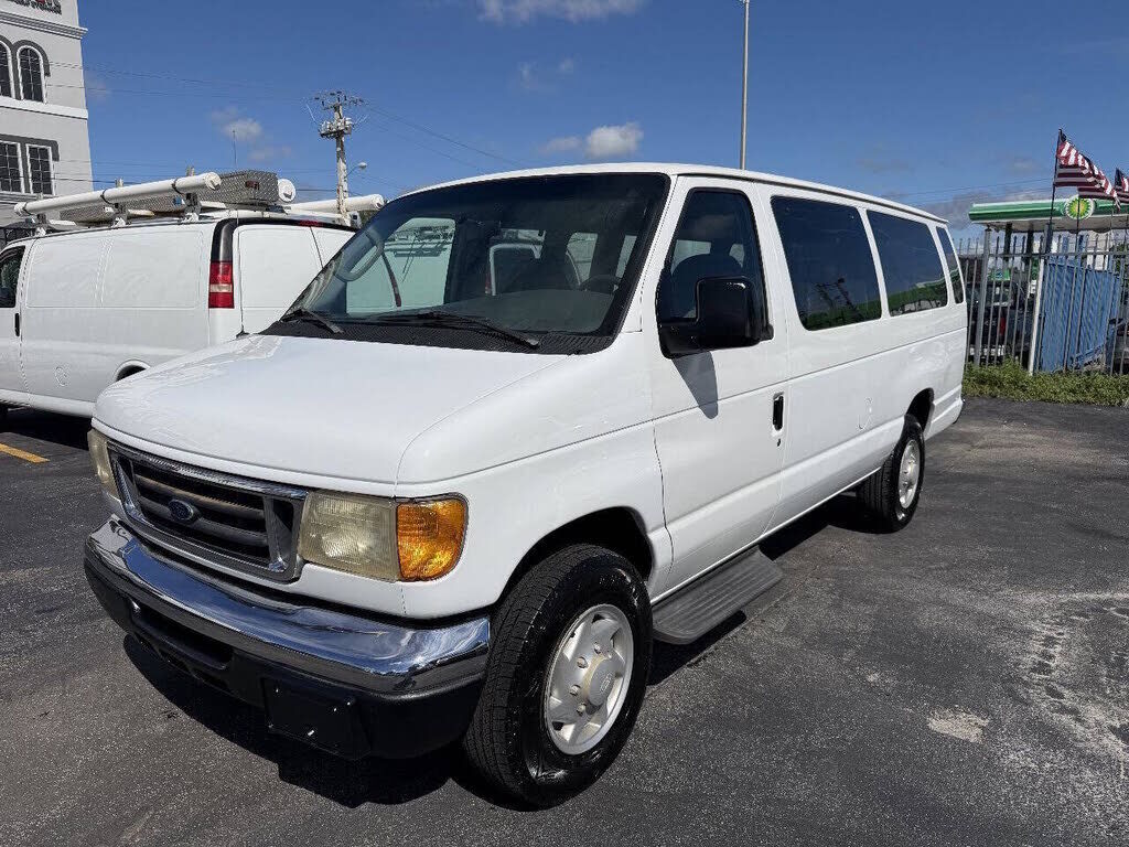 2004 FORD E-350