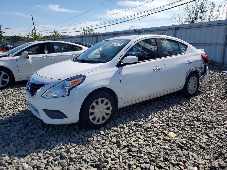 2019 NISSAN Versa
