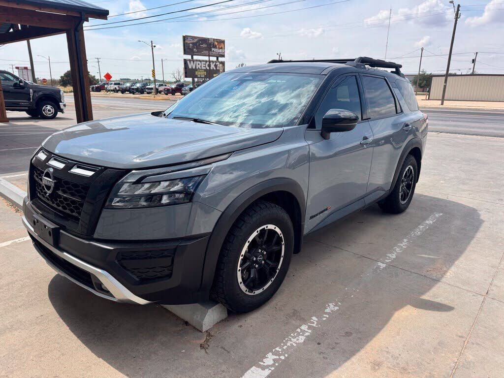 2024 NISSAN Pathfinder