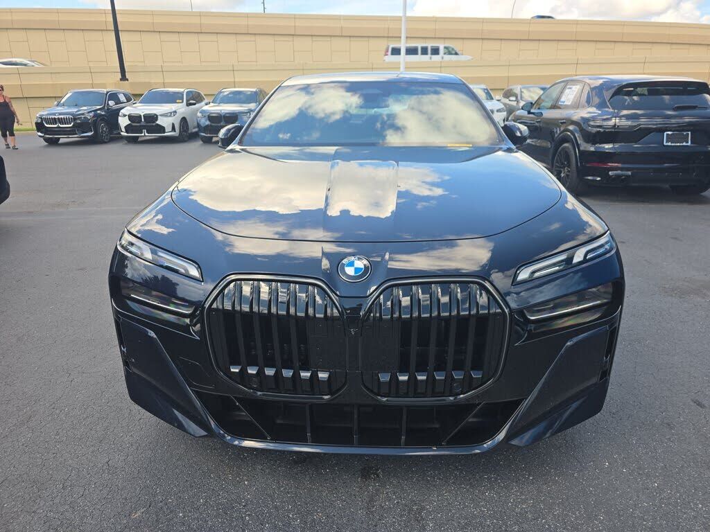 2026 BMW 740i