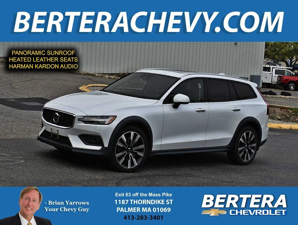 2022 VOLVO V60CC