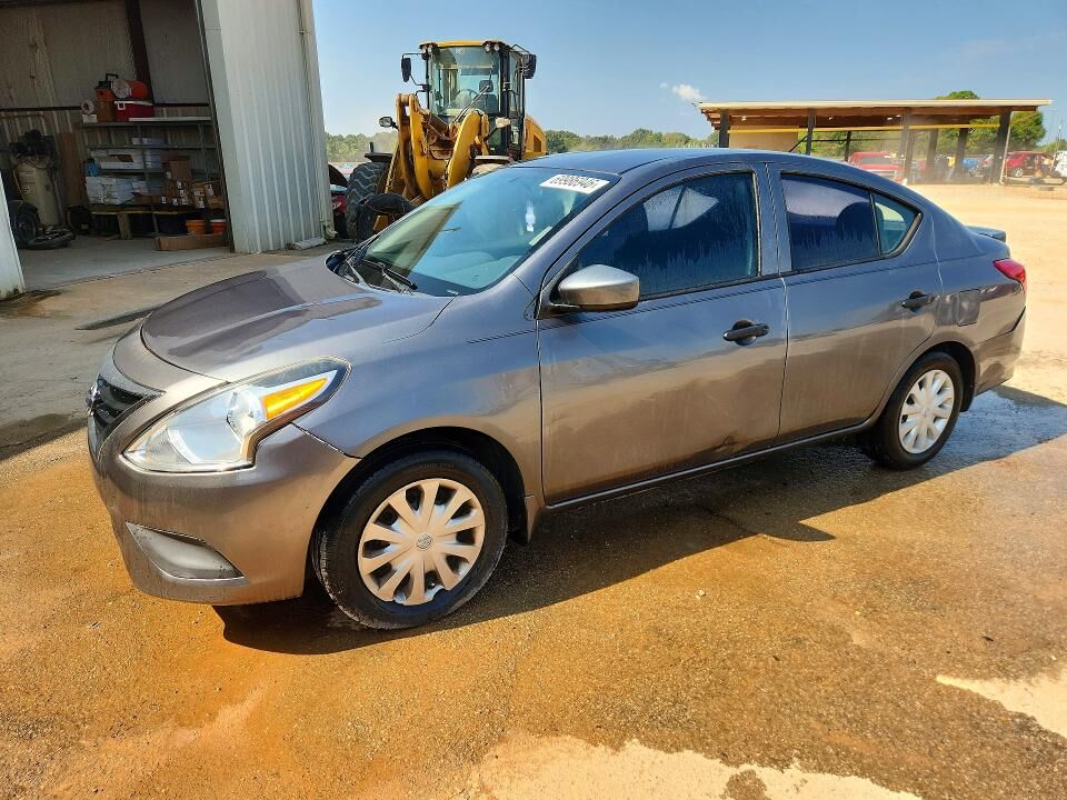 2016 NISSAN Versa