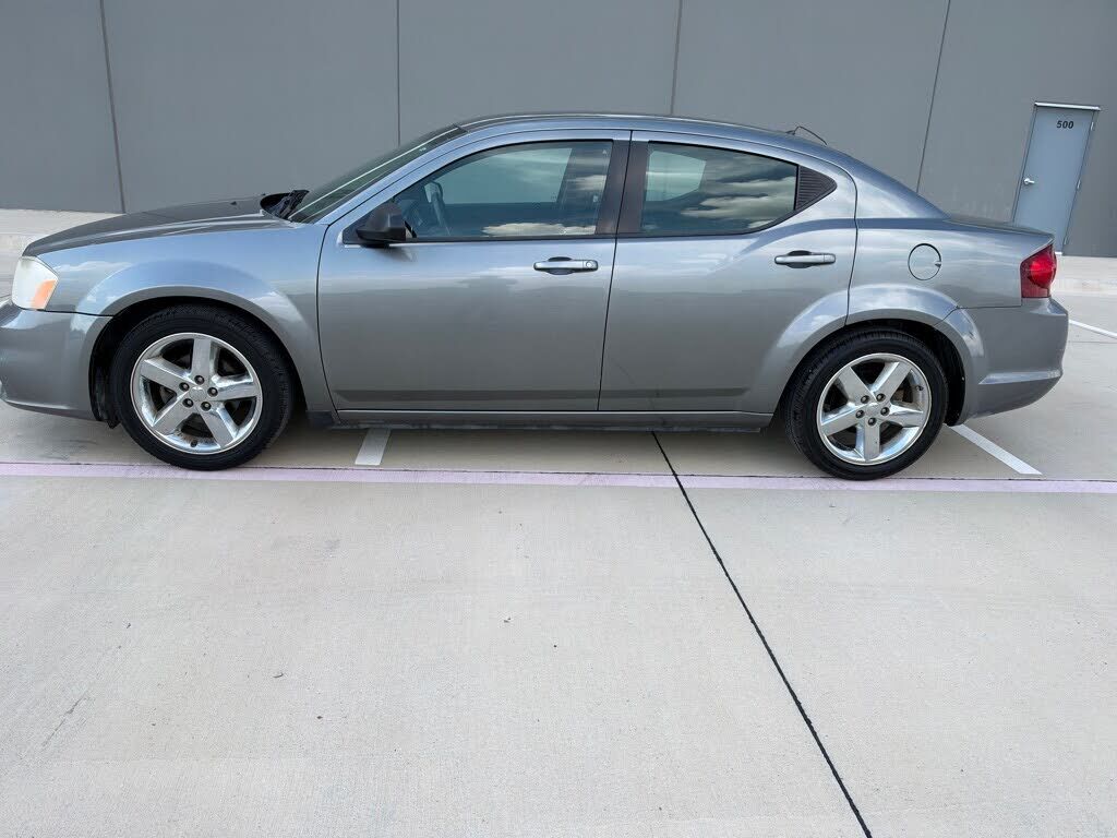 2012 DODGE Avenger