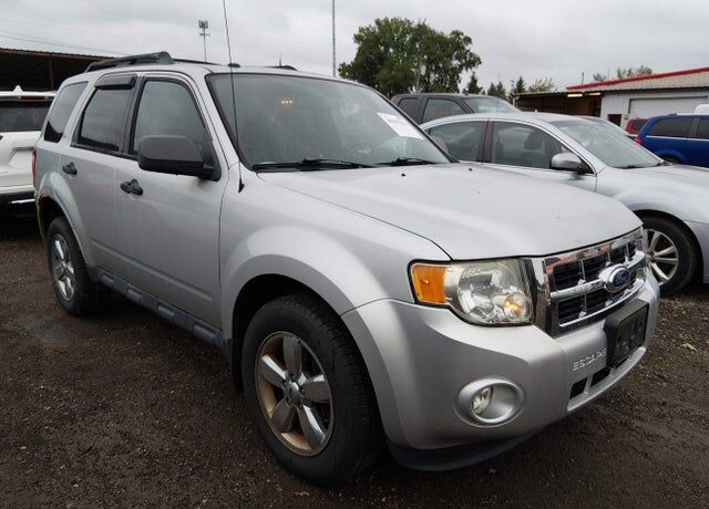 2011 FORD Escape