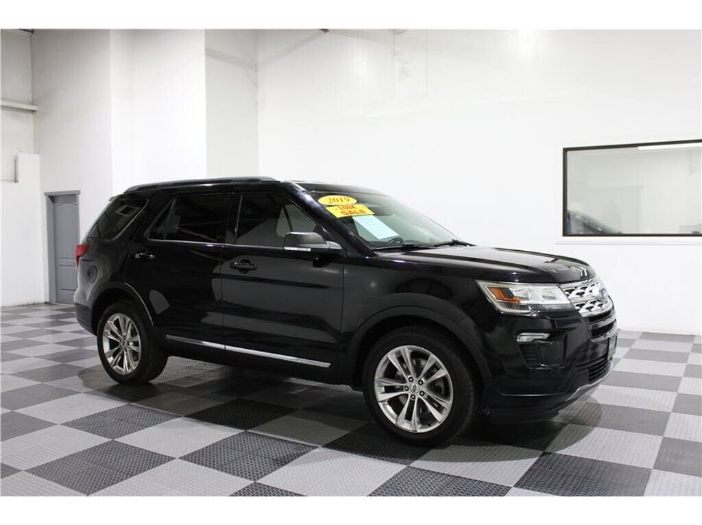 2019 FORD Explorer