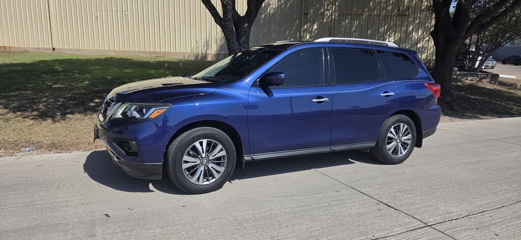 2017 NISSAN Pathfinder