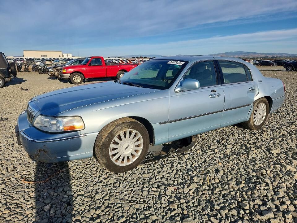 2005 LINCOLN Town Car