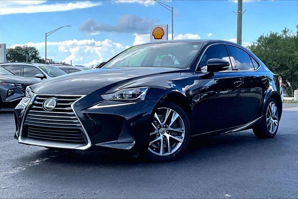 2019 LEXUS IS