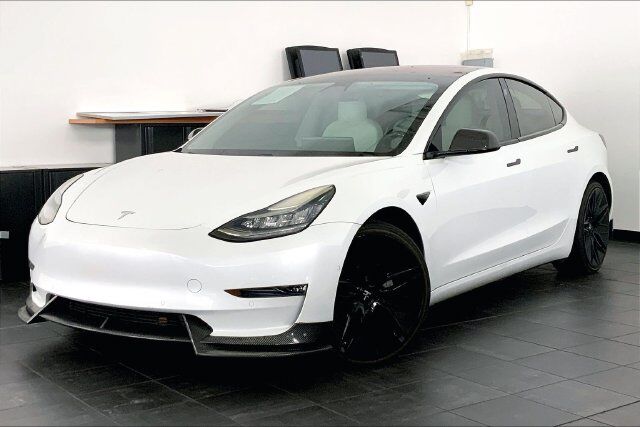2018 TESLA Model 3