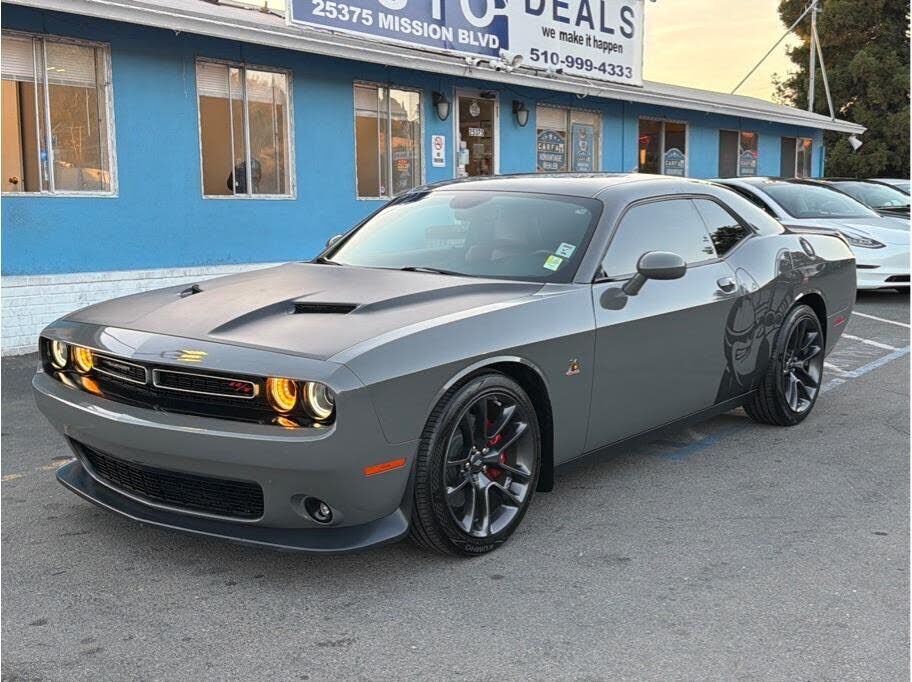 2017 DODGE Challenger
