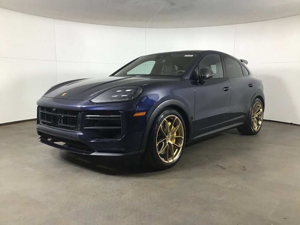 2024 PORSCHE Cayenne